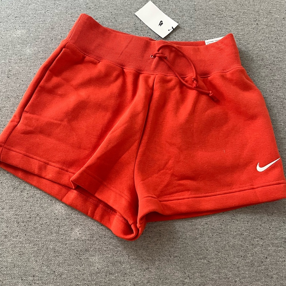 NWT women’s Nike shorts